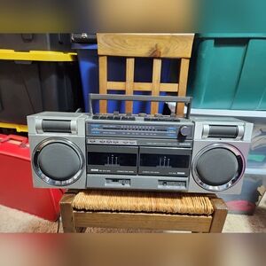 VINTAGE MONTGOMERY WARD BOOMBOX